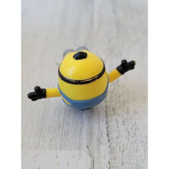 McDonald's minion confused surprise Despicable Me mini toy figure - Picture 3 of 6